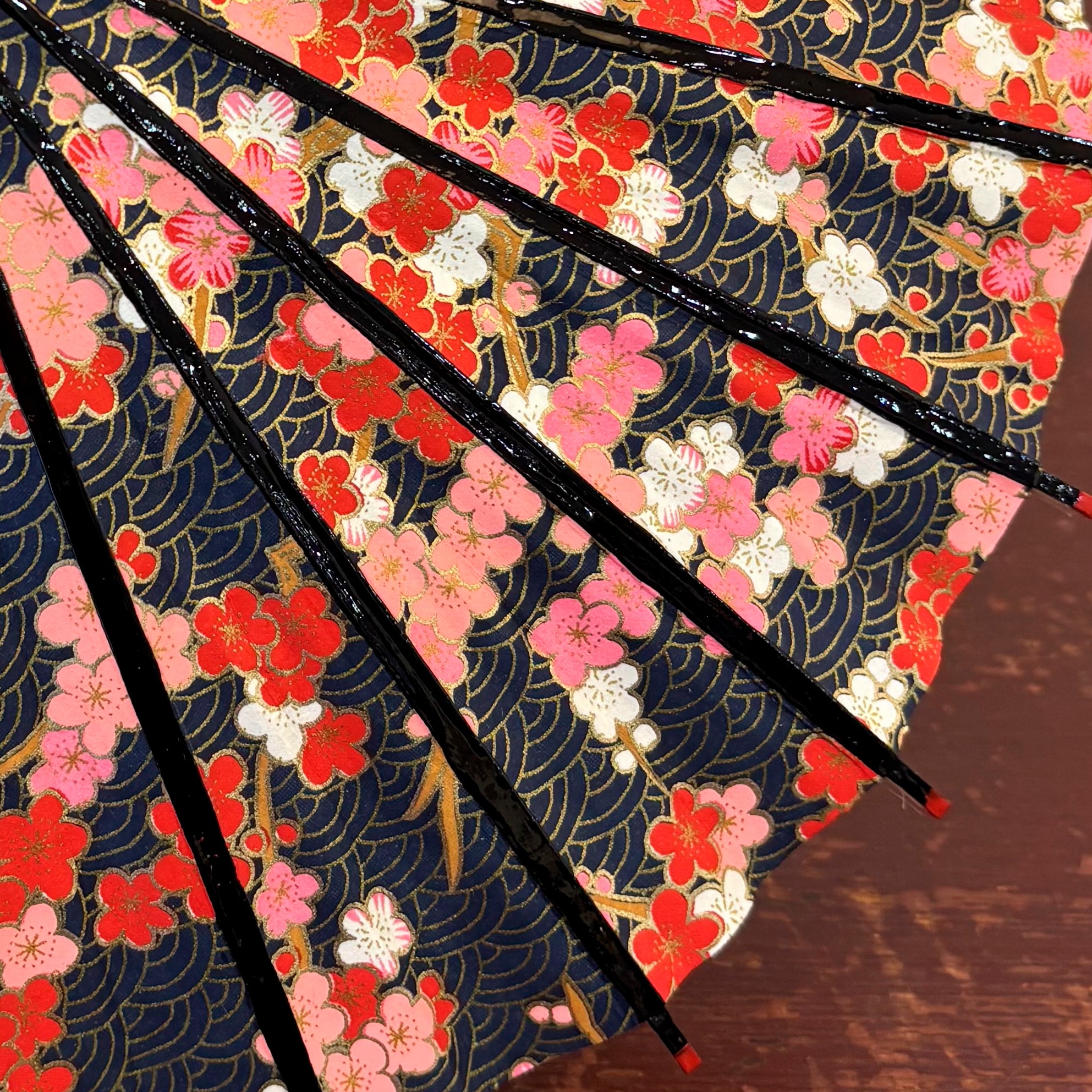 姫和傘 『紅梅に青海波』紺