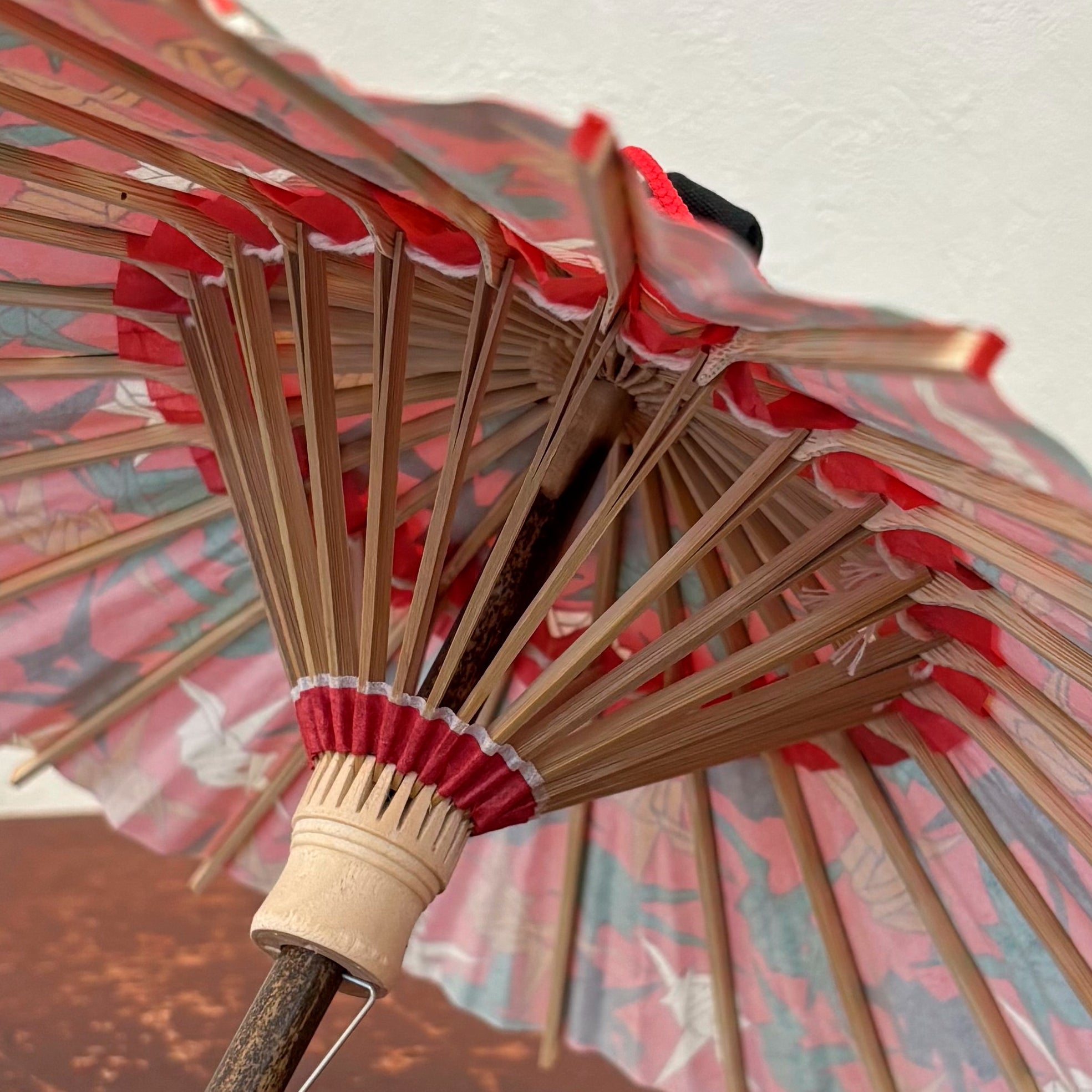 姫和傘 『紅地に金彩折鶴』